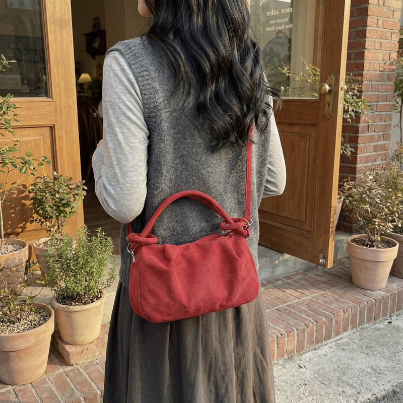 今年流行麂皮绒通勤包包女2025秋冬新款小众复古单肩包休闲斜挎包,淘宝优惠券,粉丝福利购,淘宝优惠卷