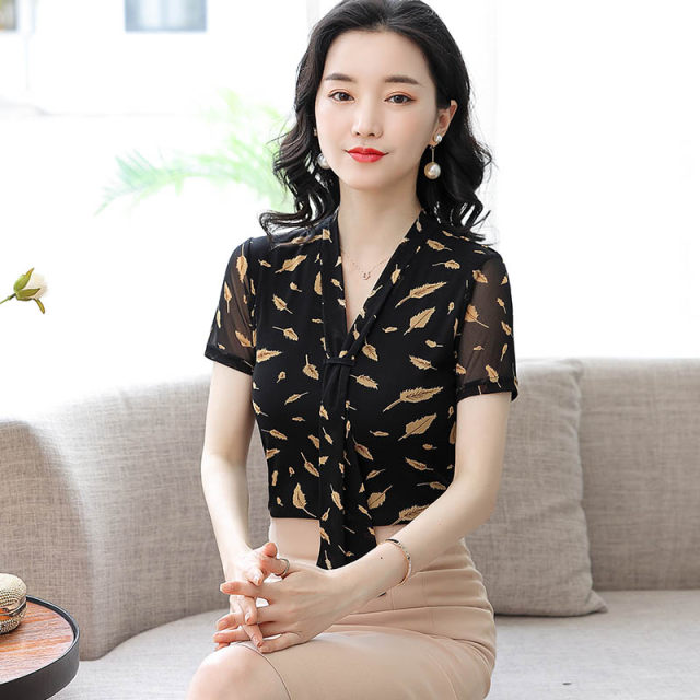 ເສື້ອຍືດຄໍ v-neck ຄົນອັບເດດ: Floral temperament summer slim ແລະຄົນອັບເດດ: