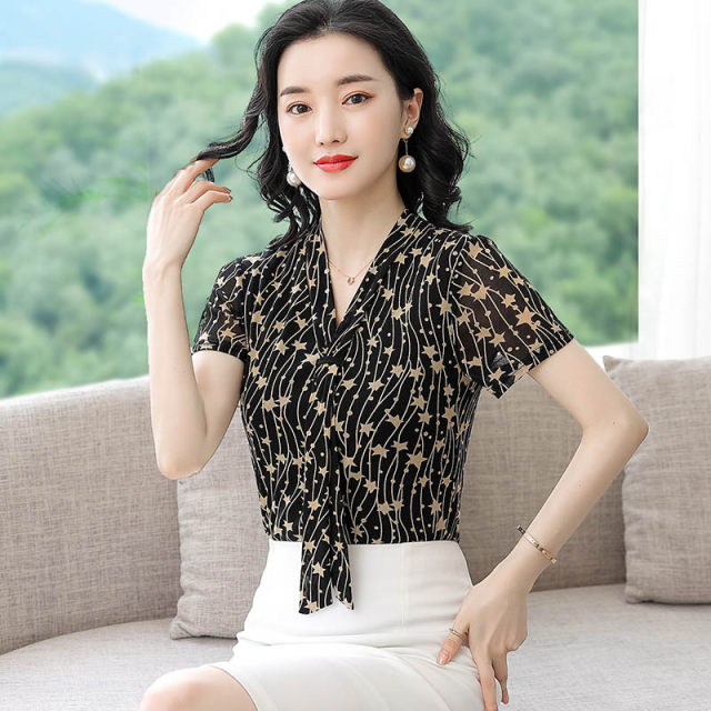 ເສື້ອຍືດຄໍ v-neck ຄົນອັບເດດ: Floral temperament summer slim ແລະຄົນອັບເດດ: