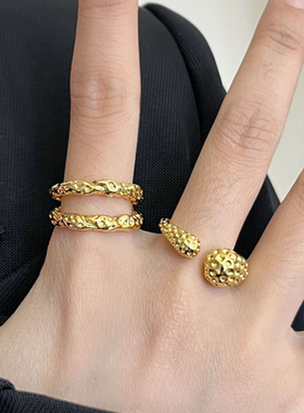 今饰有约不规则火山岩肌理感戒指