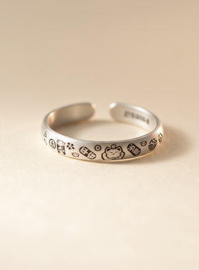 今饰有约平安招财猫戒指女