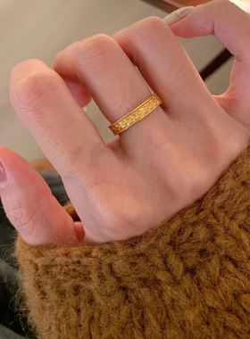 今饰有约拉丝素圈麦穗麻花边戒指