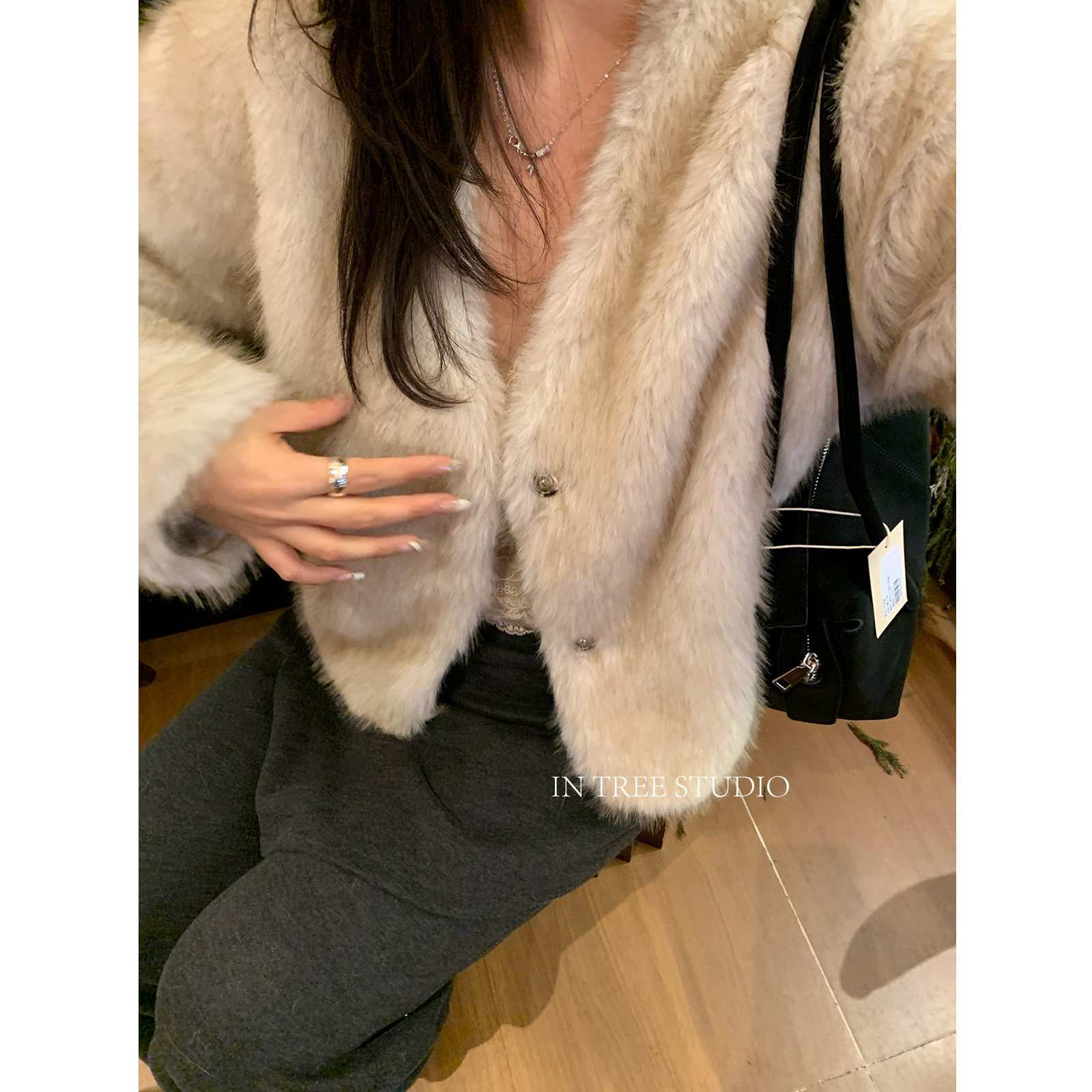 喵胖张桶桶【日光岛】环保皮草轻熟秋冬V领毛毛外套,淘宝优惠券,粉丝福利购,淘宝优惠卷