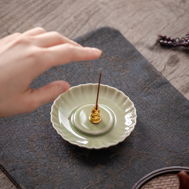 Celadon chrysanthemum petal gourd string incense stick Zen ash receiving tray
