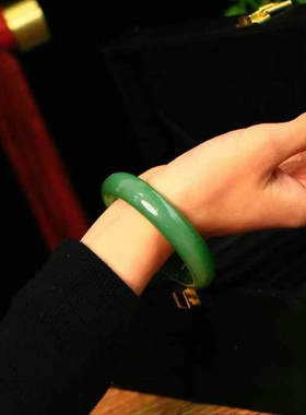 碧玉手镯菠菜绿玉手镯老坑猫眼