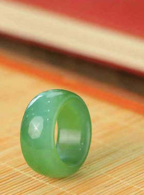天然和田玉碧玉菠菜绿扳指戒指