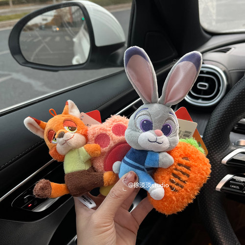 疯狂动物城正版爱的抱抱朱迪尼克汽车怀挡装饰雨刮器公仔情侣礼物 - 图2