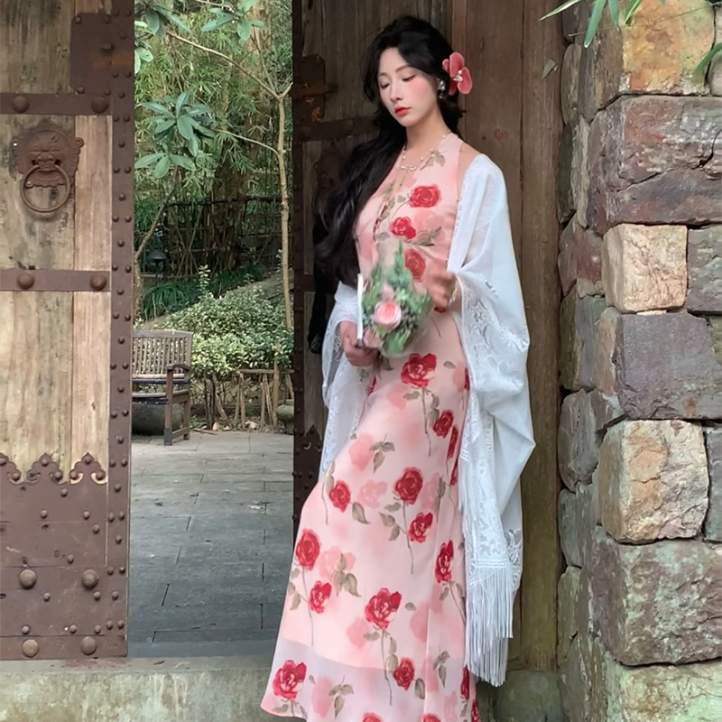 酒午自制气质收腰v领玫瑰碎花连衣裙2025度假修身印花长裙 - 图0