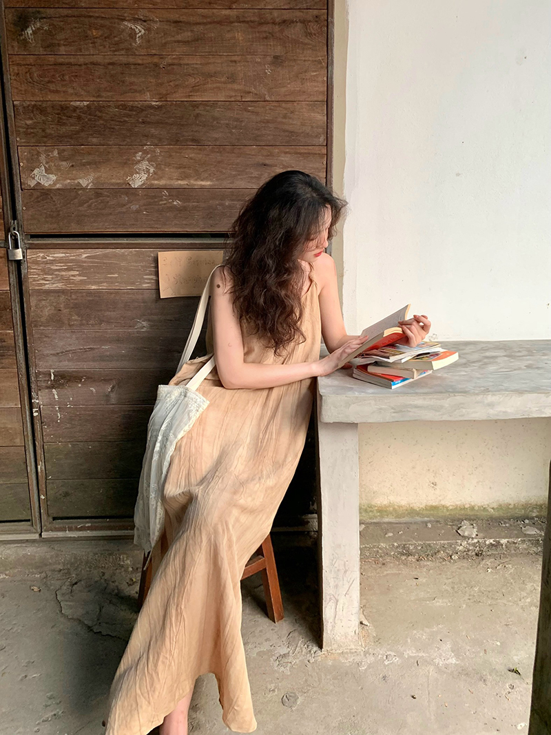 酒午自制【夏晚风】法式天丝亚麻打结肩带U型领连衣裙褶皱吊带裙,淘宝优惠券,粉丝福利购,淘宝优惠卷