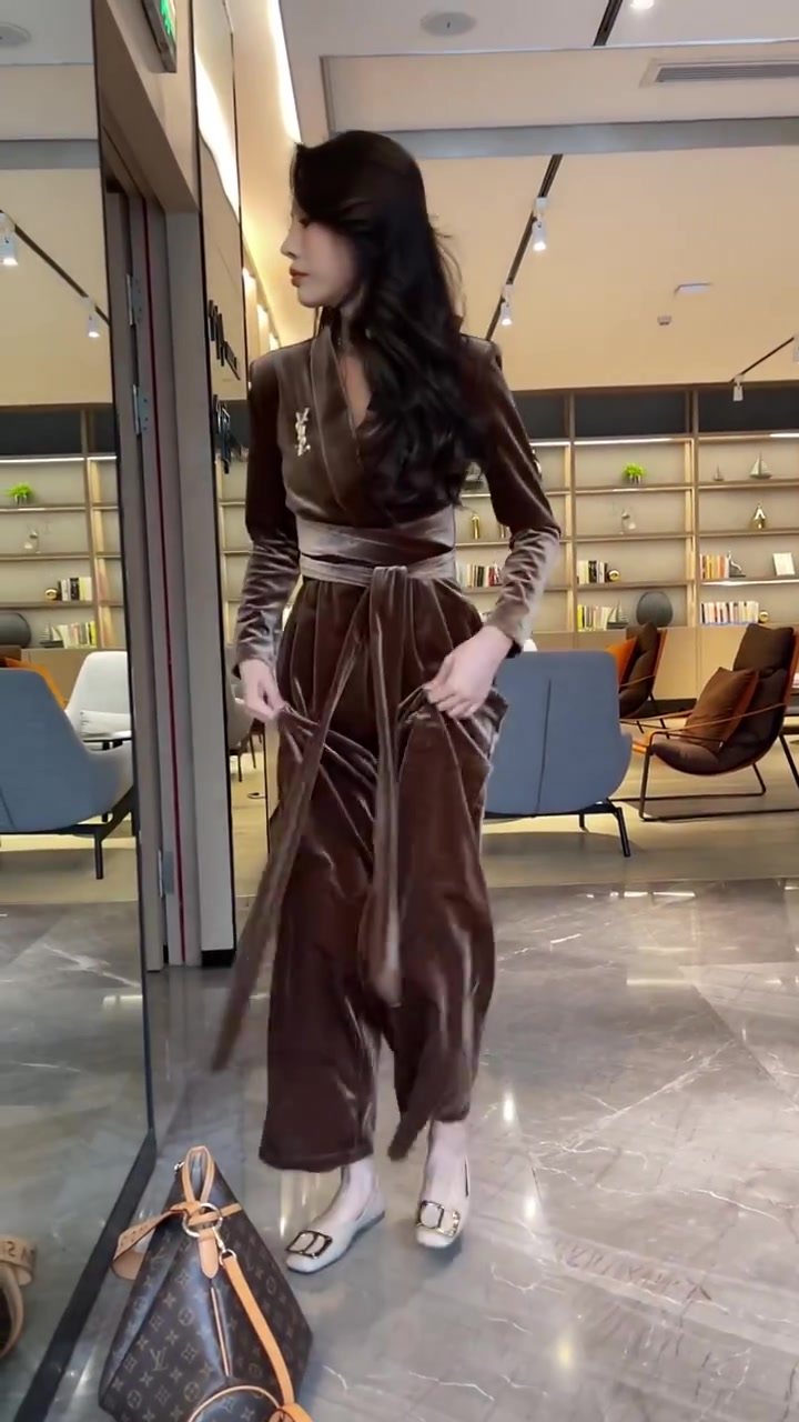 网红爆款金丝绒连体衣裤女2023年春季新款韩版显瘦长袖V领阔腿裤,淘宝优惠券,粉丝福利购,淘宝优惠卷