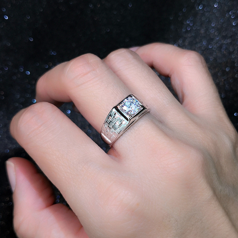 一克拉霸气高光抛光韩版个性结婚男款情侣婚戒子锆石仿真钻石戒指