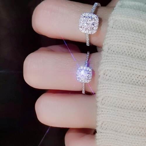方糖方包圆钻锆石1克拉四爪50分仿真钻戒求婚结婚微镶碎钻戒指女 - 图0