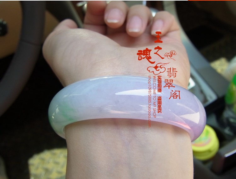 天然 货正品翡翠手镯水润阳绿紫罗兰飘花女款玉手镯子无杂带证书 A 天然 货正品翡翠手镯水润阳绿紫罗兰飘花女款玉手镯子无杂带证书 A