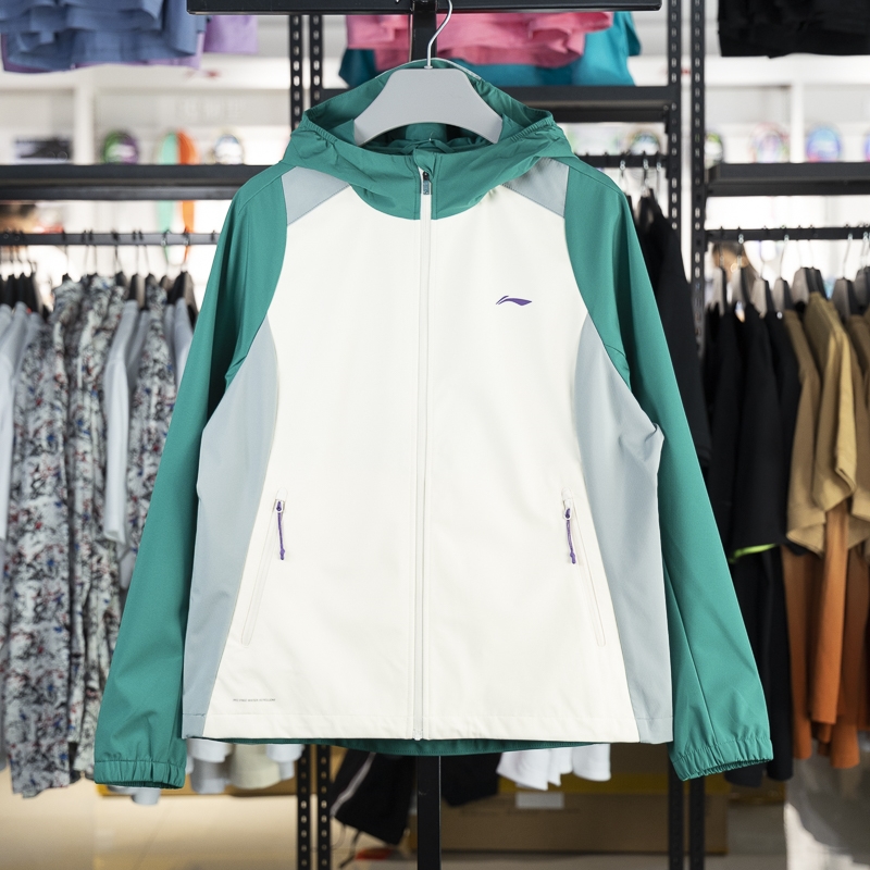 李宁运动风衣2024冬季新款跑步系列女子宽松连帽软壳外套AFDU356 - 图3