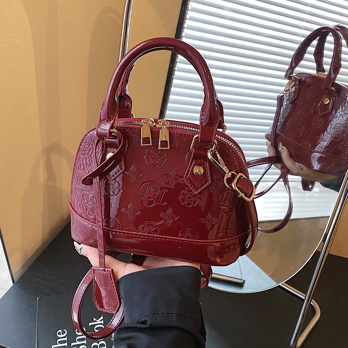 高级质感红色漆皮包包女士2025新款时尚斜挎包结婚新娘手提贝壳包,淘宝优惠券,粉丝福利购,淘宝优惠卷