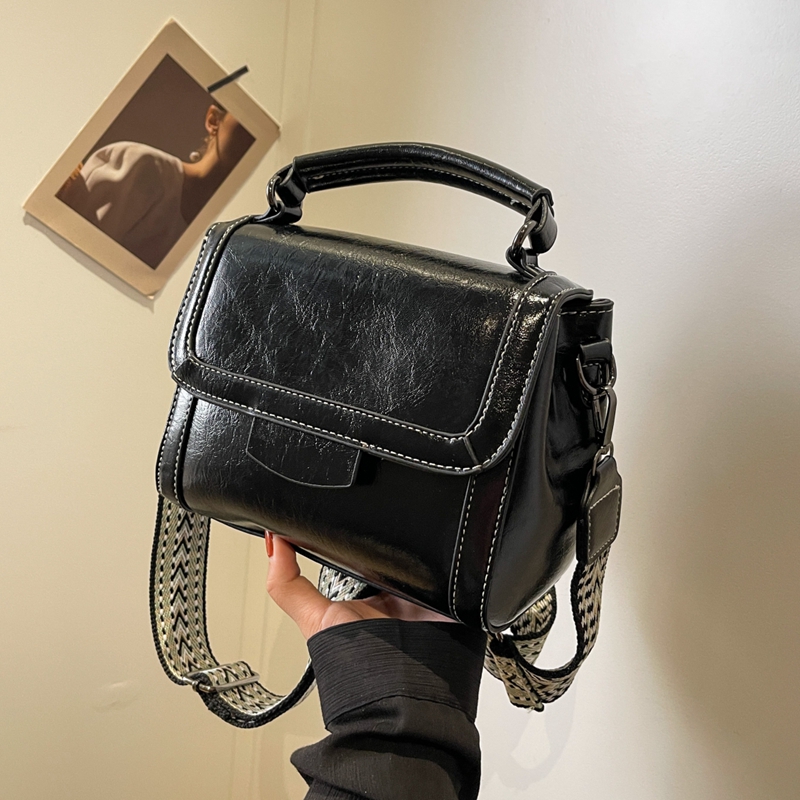 高级感包包女包2025新款时尚百搭宽肩带斜挎包通勤复古手提小方包,淘宝优惠券,粉丝福利购,淘宝优惠卷