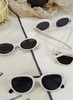 米白色系复古辣妹猫眼墨镜女高级