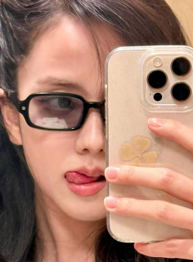 迷上了刘亦菲同款潮流高级小方框黑色墨镜显瘦防紫外线蓝太阳眼镜