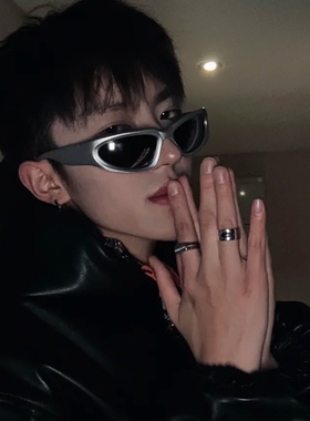 有张力个性2023潮男高级感银色墨镜Y2K方形凹造型街头炫酷太阳镜