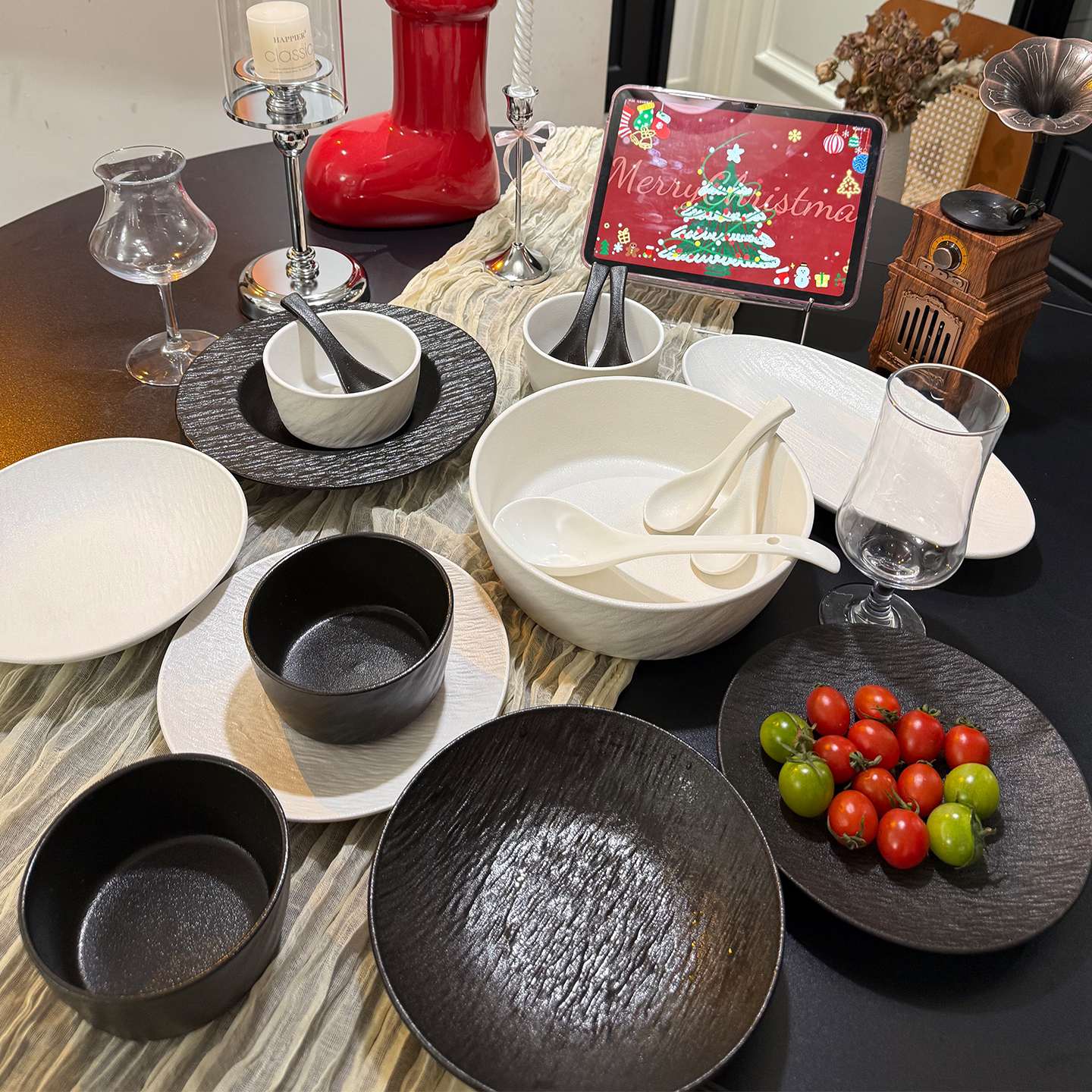 日式釉下彩2026新款碗盘碗碟套装家用高颜值陶瓷简约餐具乔迁碗具