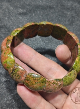 天然花绿宝指甲形手排 弧面手牌 油画斑驳纹理弹力手链