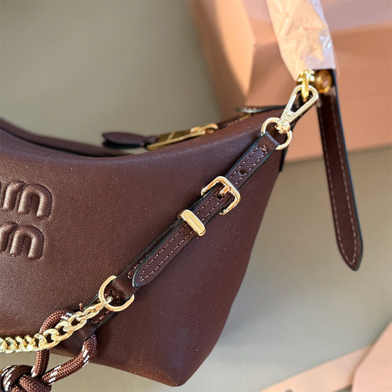 2025秋冬新款冲浪绳腋下饭盒包都市简约双肩带单肩腋下包收纳包女,淘宝优惠券,粉丝福利购,淘宝优惠卷