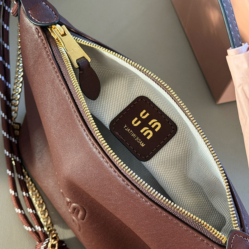 2025秋冬新款冲浪绳腋下饭盒包都市简约双肩带单肩腋下包收纳包女,淘宝优惠券,粉丝福利购,淘宝优惠卷