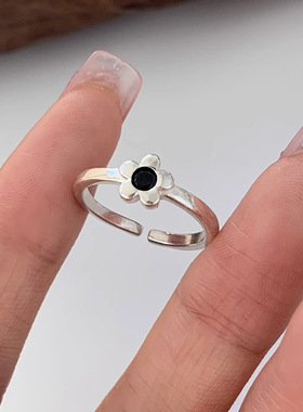 黑色花朵戒指女简约小众设计感韩版网红小花锆石开口可调节指环