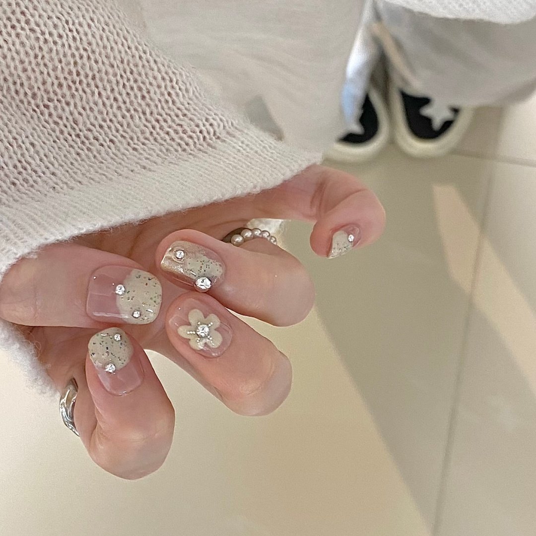 手工定制成品假指甲贴片秋后手绘小花显白可拆卸美甲穿戴甲孕妇,淘宝优惠券,粉丝福利购,淘宝优惠卷