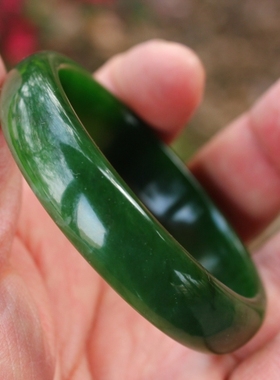 天然和田玉碧玉菠菜绿手镯