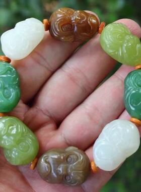 天然新疆和田玉多宝猴子手链