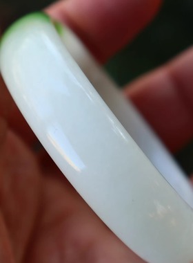 天然新疆和田玉翠青手镯