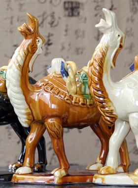 唐三彩大骆驼陶瓷啸天工艺品摆件