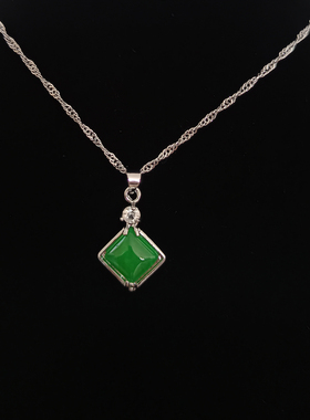 正品马来玉绿色方形吊坠项链