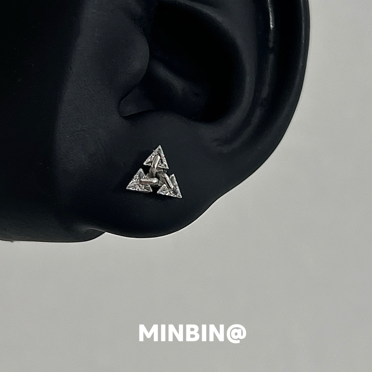 钛钢锆石三角形耳钉男士高级感冷淡风小众设计感嘻哈耳环女耳饰潮,淘宝优惠券,粉丝福利购,淘宝优惠卷
