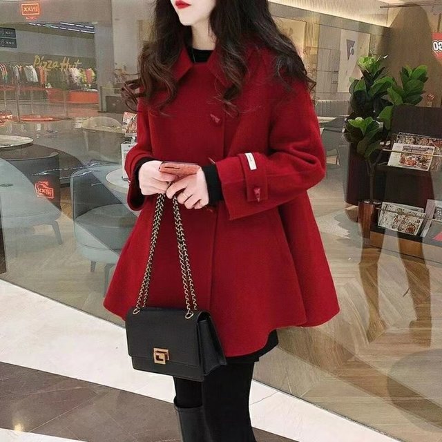 Black horn button high-end coat for women mid-length 2023 new Korean version loose cloak woolen coat for small people