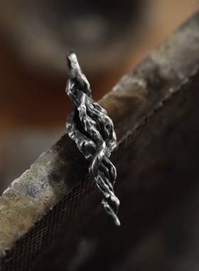 青藤荆棘小众项链吊坠复古简约