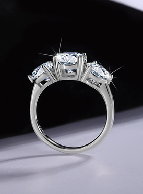 时尚S925纯银镀铂金莫桑钻三生石4克拉戒指时尚轻奢风女婚戒指