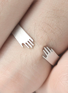 对戒时间诗人手心拥抱首饰戒指