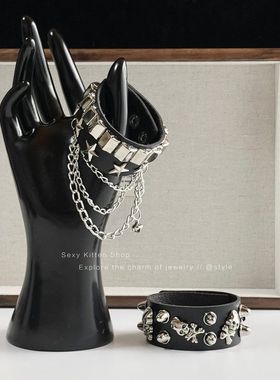 新款酷女孩朋克pu皮铆钉手链个性骷髅街舞配饰嘻哈手环宽手镯潮男