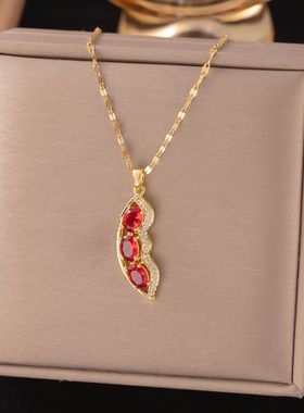 日韩流行红色樱桃吊坠项链女2025夏季轻奢锁骨链配饰批发钛钢项链