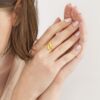 Chow Sang Sang official authentic feather gold ring gold rhyme Roman pure gold ring women's jewelry gold ornaments 89738R