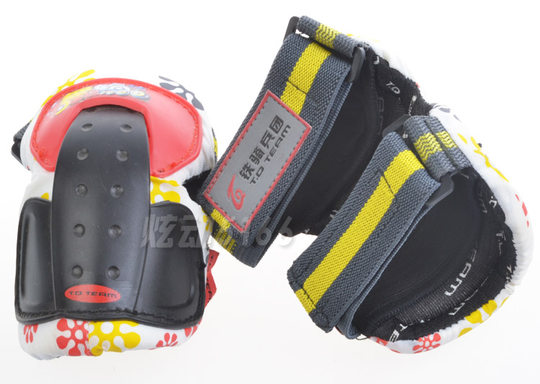 New Iron Cavalry Regiment protective gear (sweat-absorbing and sweat-conducting multi-functional protective gear) roller skate protective gear red