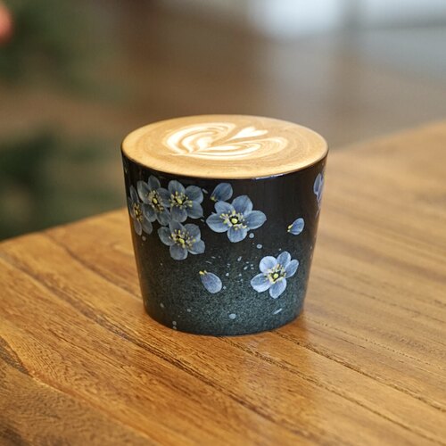 花间树里。景德镇手绘釉下彩黑夜梅花咖啡杯拿铁拉花杯茶杯猪口杯 - 图0