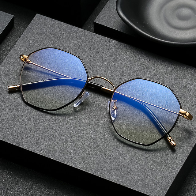 Polygonal titanium glasses frames suitable for round faces