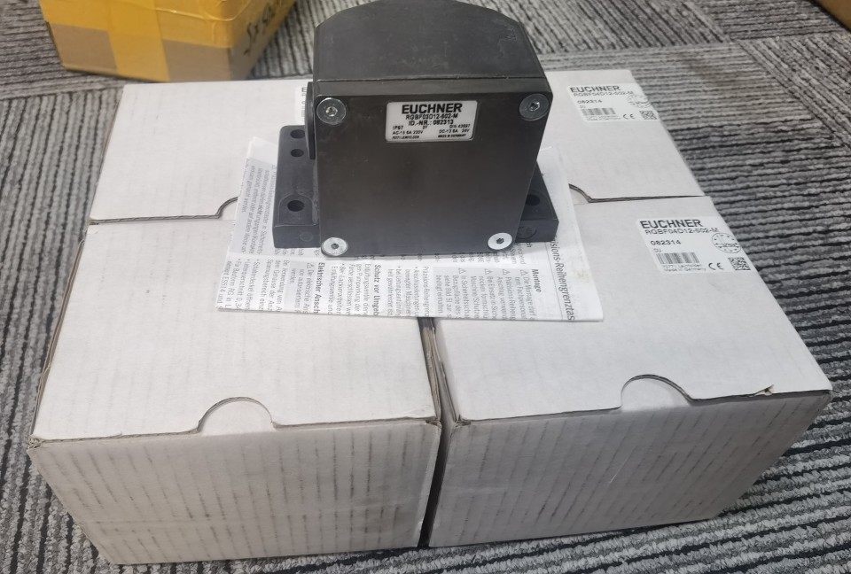 全新原装EUCHNER RGBF03D12-502-M 082313安全开关现货5台 - 图0