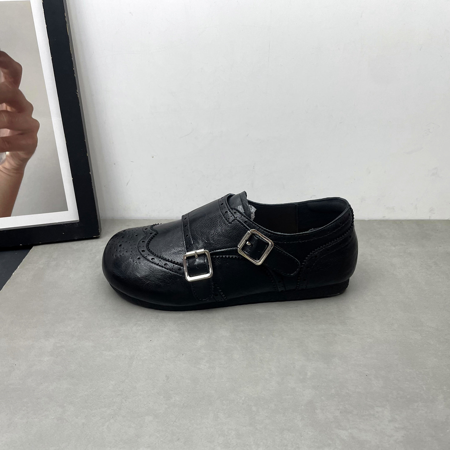 2026春季新款圆头深口一脚蹬英伦风雕花布洛克平底勃肯鞋女士单鞋,淘宝优惠券,粉丝福利购,淘宝优惠卷