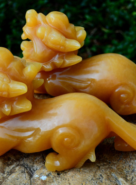 黄玉招财貔貅桌面摆件天然玉石