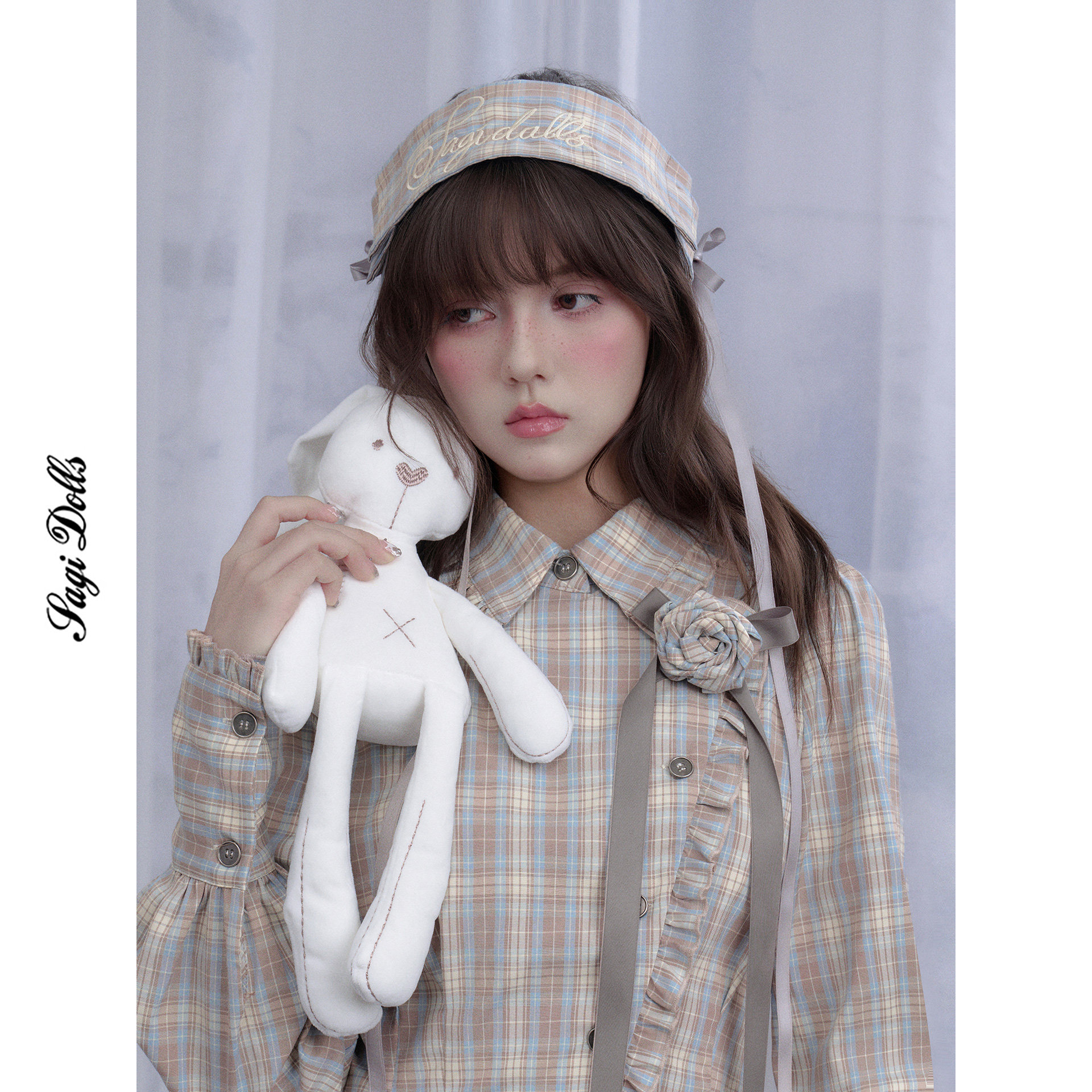 SagiDolls少女斗志 #玫瑰园少女#H型冲!格纹胸针不对称甜美衬衣秋,淘宝优惠券,粉丝福利购,淘宝优惠卷