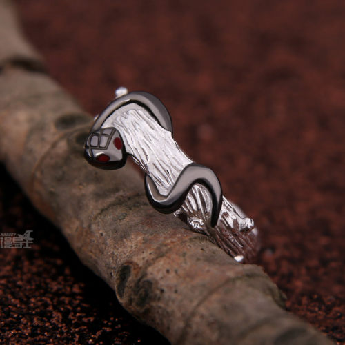 漫导士原创设计 灵蛇戒指 黑色蛇形指环S925银首饰 生肖蛇周边 - 图1